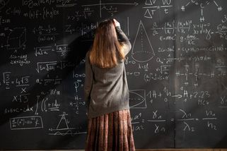 3 + 6 ÷ 3 × 3 − 6 rozdělil Čechy: 9 % lidí tvrdí, že výsledek je jiný